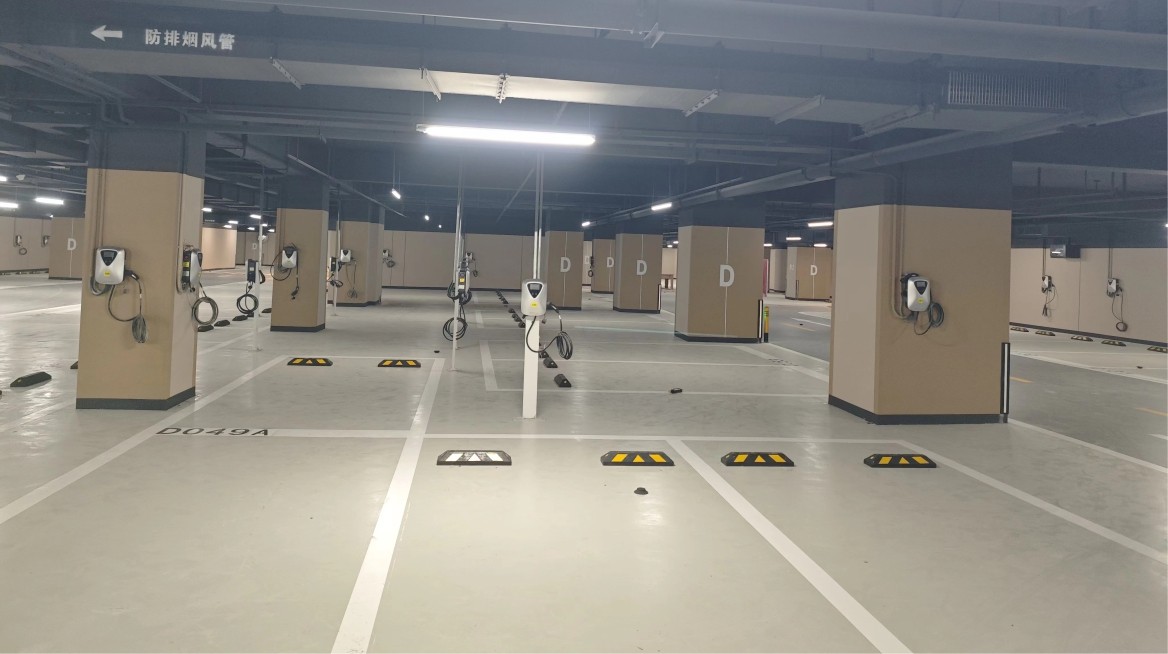 环氧微珠防滑地坪验收效果|施工面积:3.3万方|彩田地坪漆
