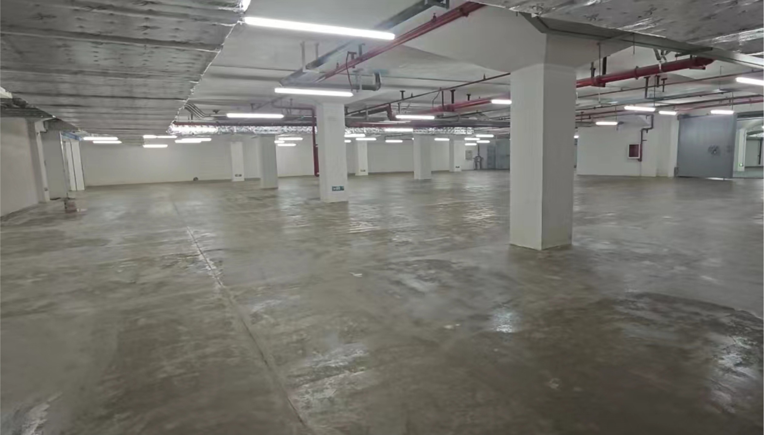 颐峰名庭26000㎡地坪环氧底涂施工 | 彩田化工